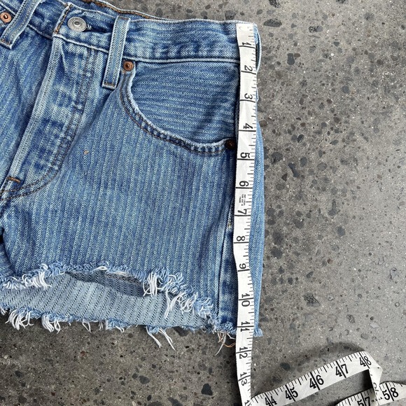 Levis 501 Shorts Womens Small Blue High Rise Distressed Cutoff Denim Jean - Picture 8 of 11